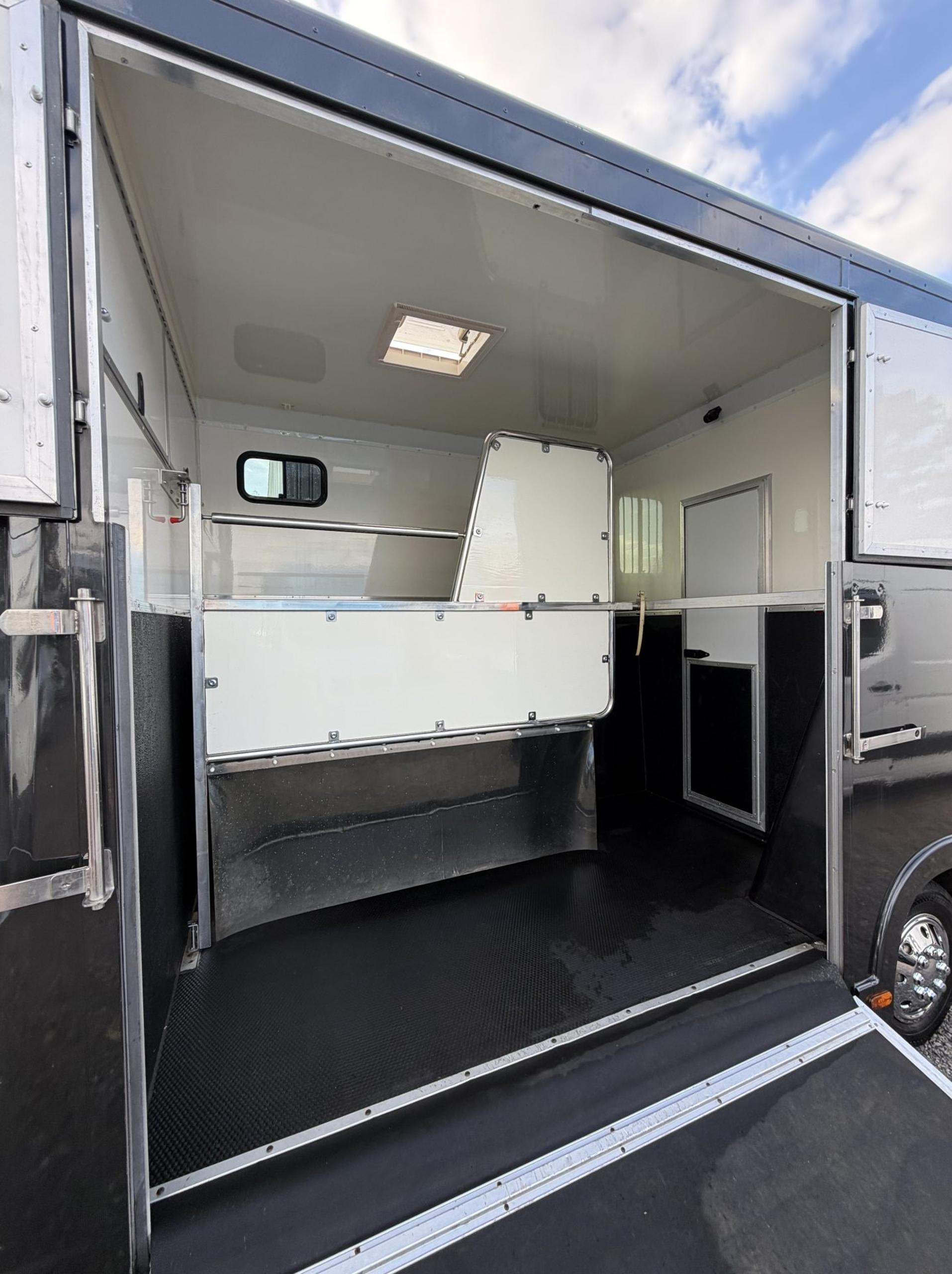 3.5t Peugeot Boxer by Regent - image 7 of 18