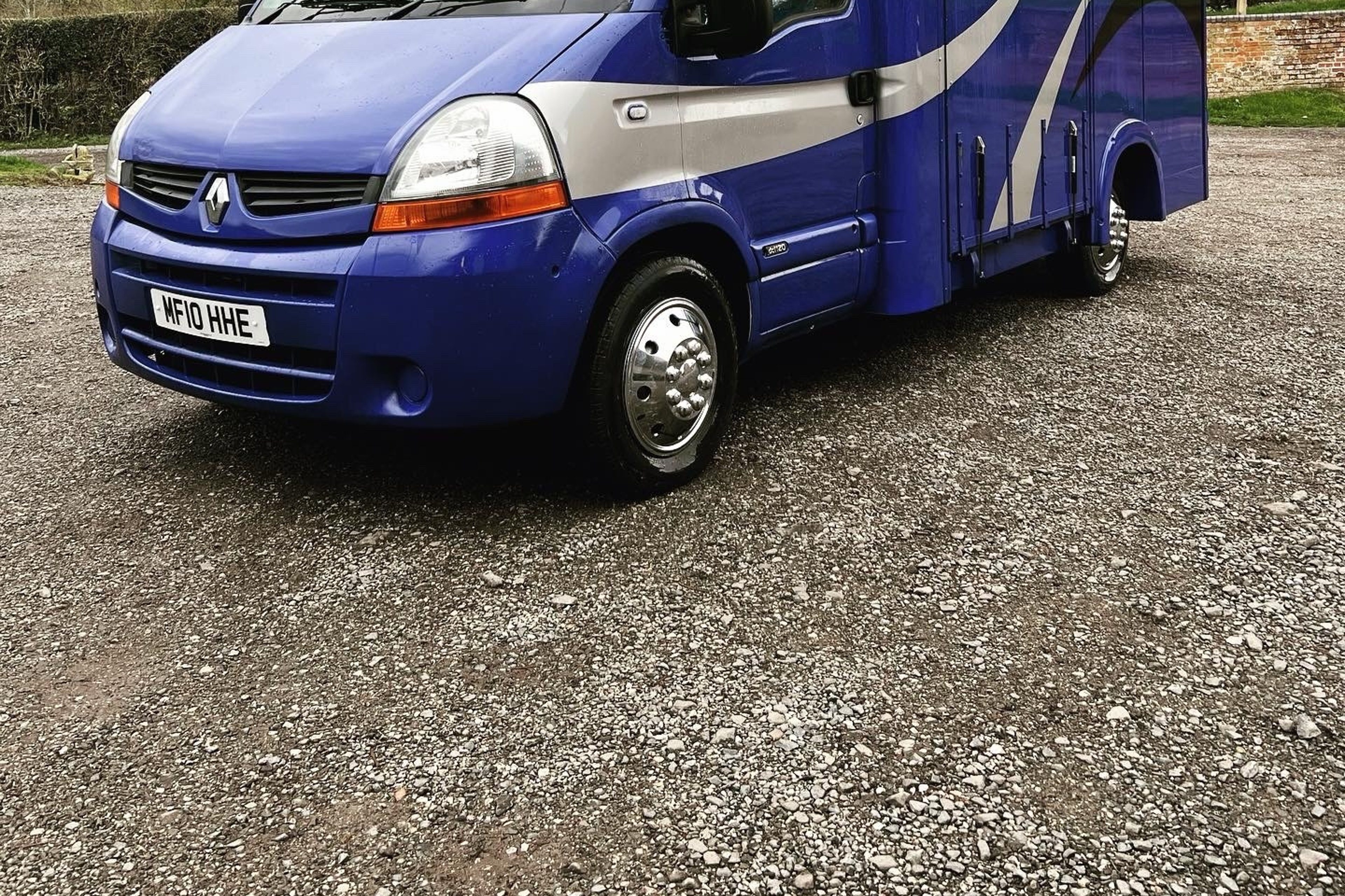 3.9t Renault Master by Compact