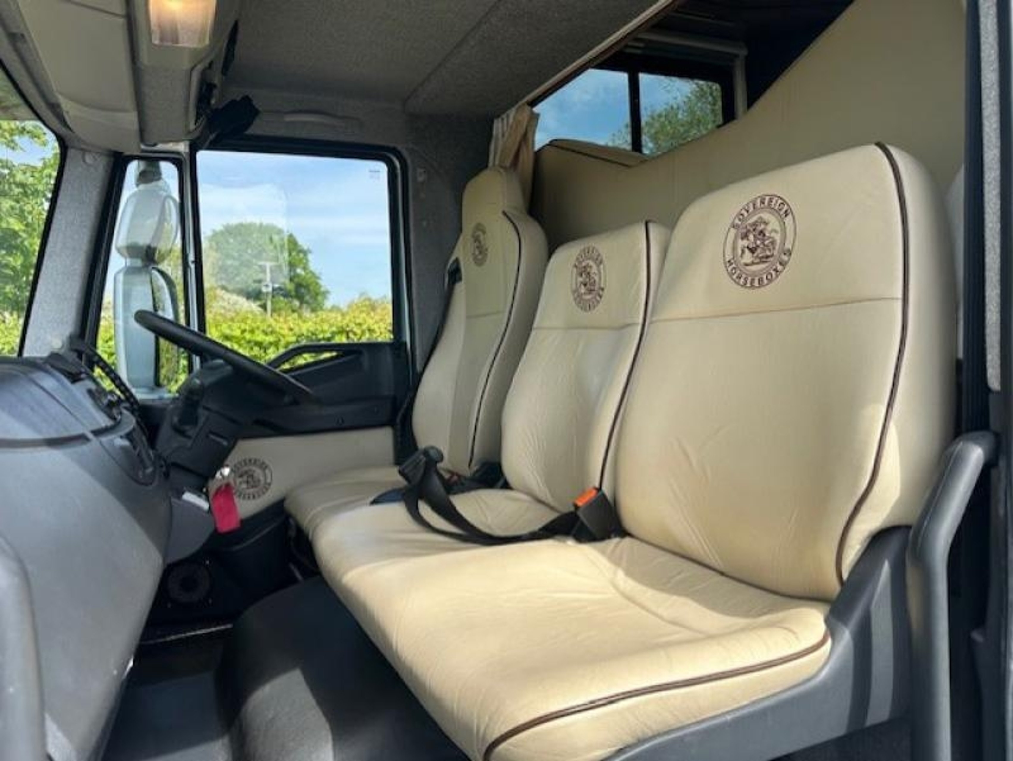 7.5t Iveco Eurocargo by Sovereign Horseboxes - image 15 of 15