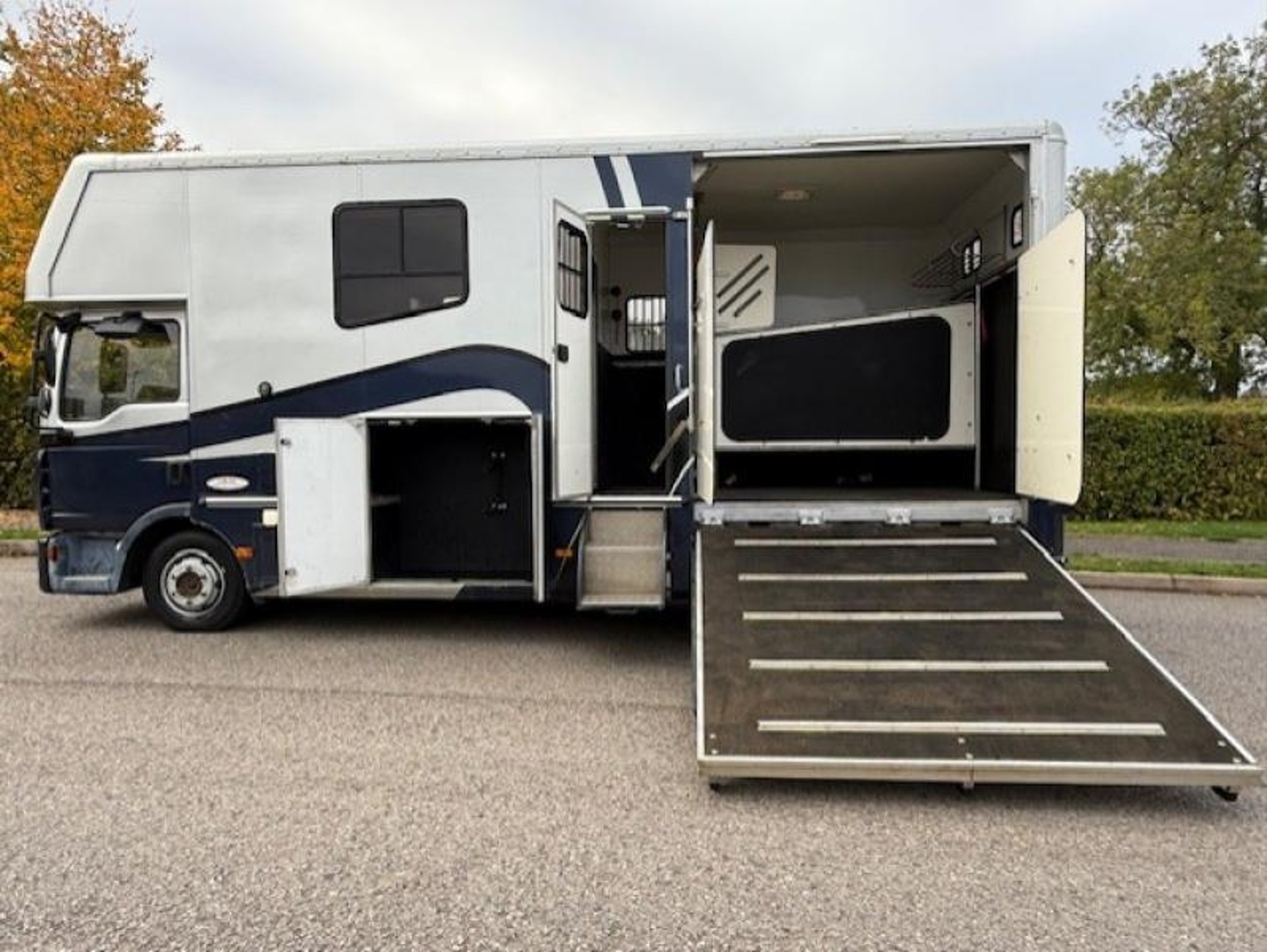 7.5t MAN TGL Automatic Horsebox - image 8 of 9