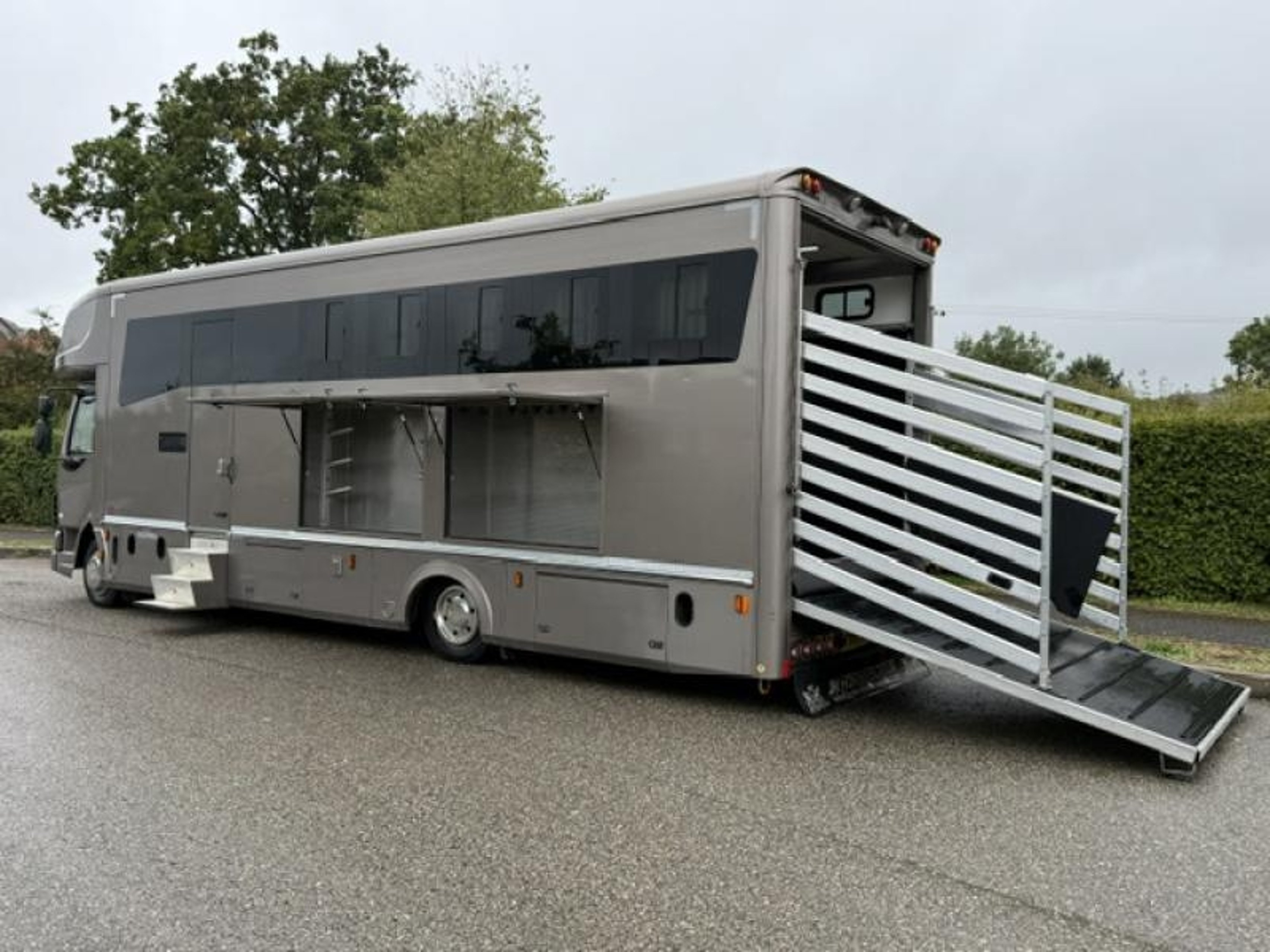 12t DAF Lf 220 by JM Horseboxes - image 17 of 17