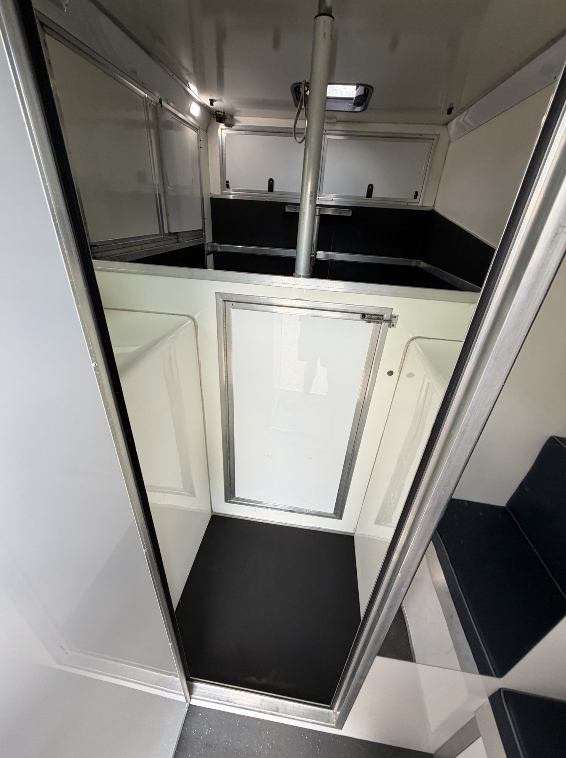 3.5t Renault Master by Cross Country - image 14 of 18