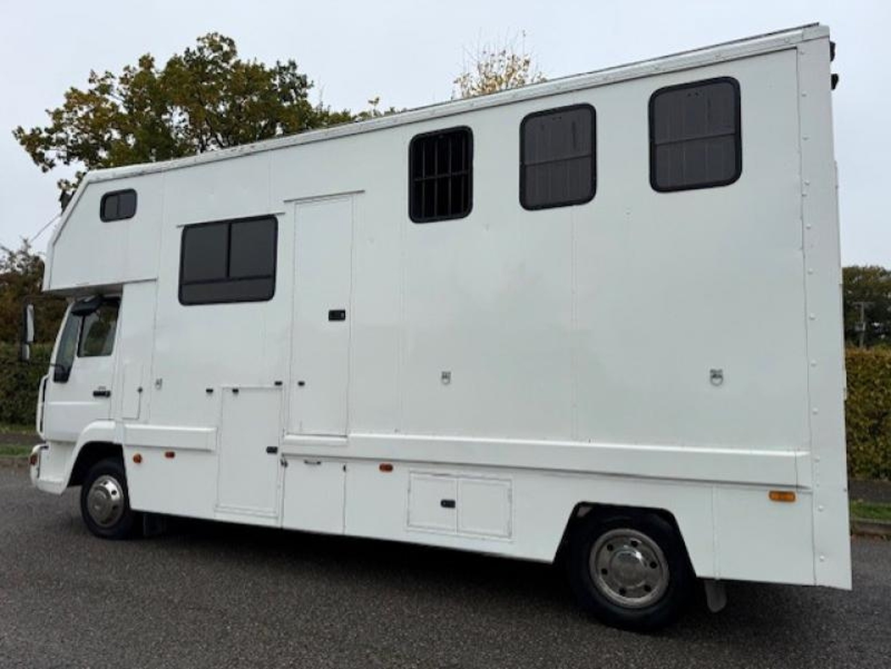 7.5T MAN Coach Built Horsebox - Stalled for 3 - image 6 of 16