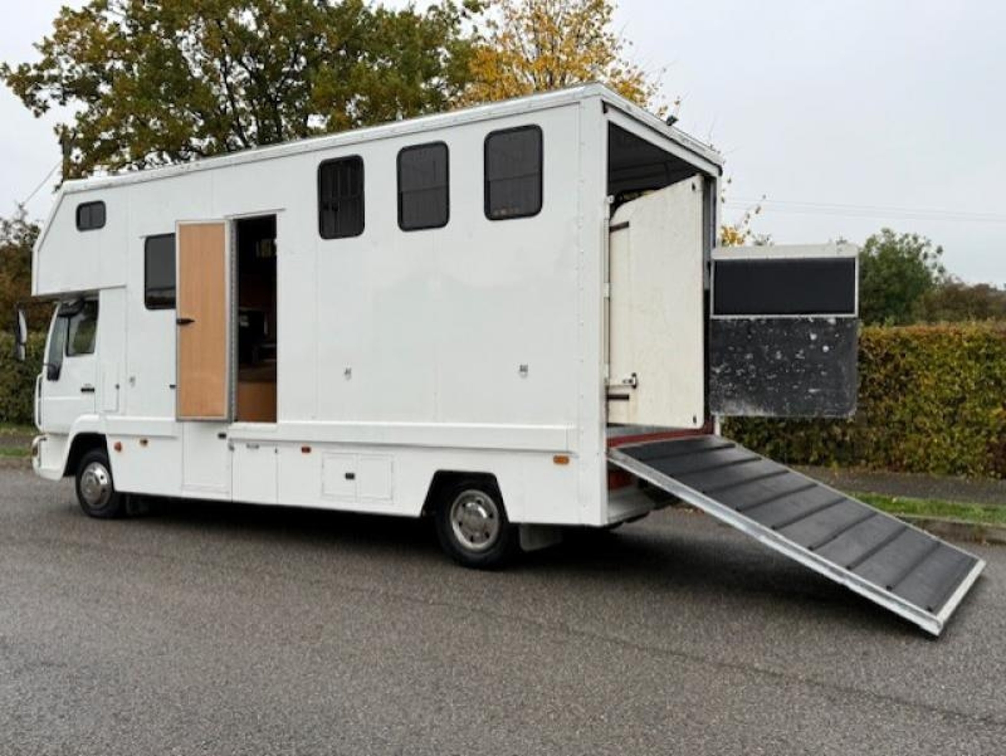 7.5T MAN Coach Built Horsebox - Stalled for 3 - image 15 of 16