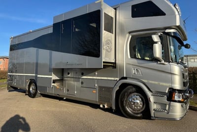 18t Scania P360 by Sovereign Horseboxes